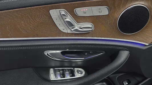Mercedes-Benz E-Class W213 E220d 4MATIC 2019 29