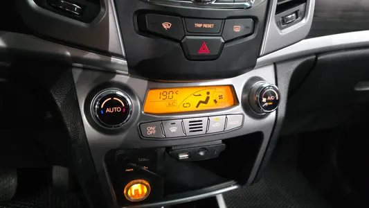KG Mobility C 2.2 RX 2WD 2016 31