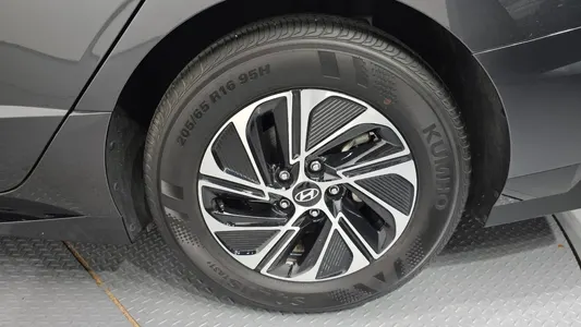 Hyundai (DN8) 2025 21