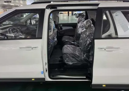 Kia 4 HEV 9 2026 11