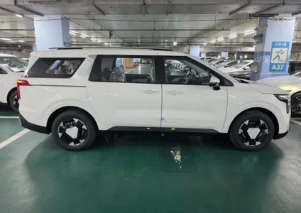 Kia 4 HEV 9 2026 12