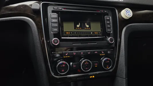 Volkswagen 파사트 2.0 TDI 2014 16