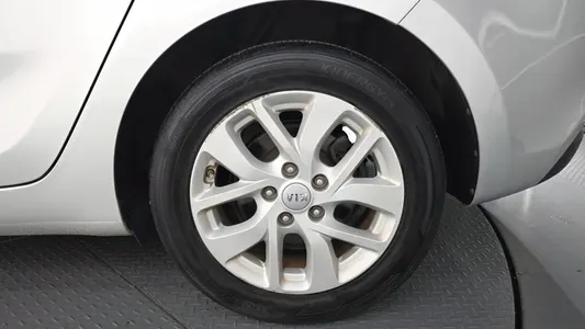 Kia 카렌스 2.0 LPI 2017 21