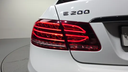Mercedes-Benz E-Class W212 E200 2015 23