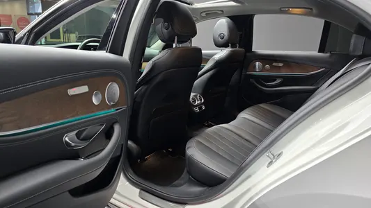 Mercedes-Benz E-Class W213 E300e 4MATIC 2020 12