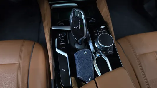 BMW 5 Series (G30) 520i 2019 9
