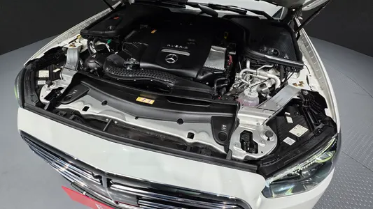 Mercedes-Benz E-Class W213 E300e 4MATIC 2021 6