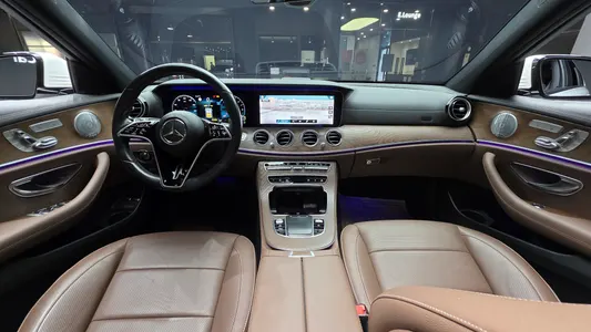 Mercedes-Benz E-Class W213 E300e 4MATIC 2021 7