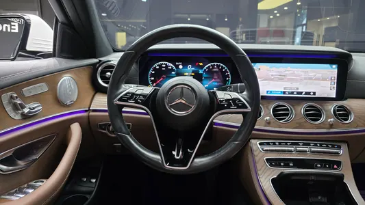 Mercedes-Benz E-Class W213 E300e 4MATIC 2021 14