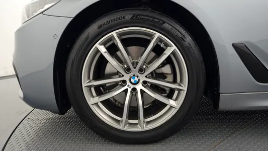 BMW 5 Series (G30) 520d M 2017 5