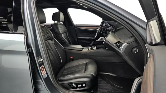BMW 5 Series (G30) 520d M 2017 11