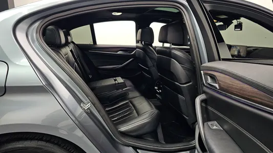 BMW 5 Series (G30) 520d M 2017 12