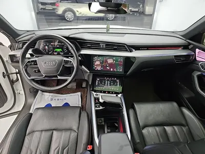 Audi e- 55 2022 7