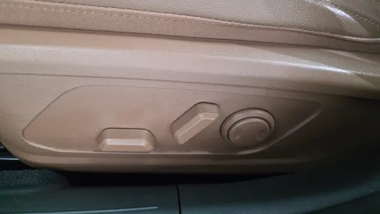 Hyundai (GN7) 2023 31