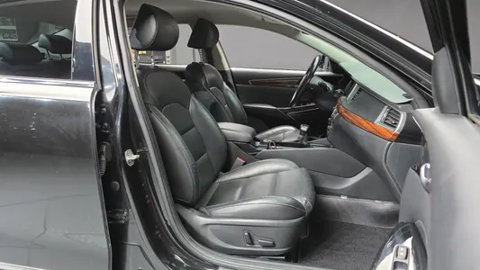 Kia K7 3.0 LPI () 2017 11