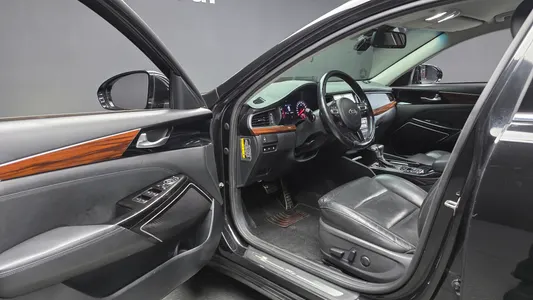 Kia K7 3.0 LPI () 2017 10