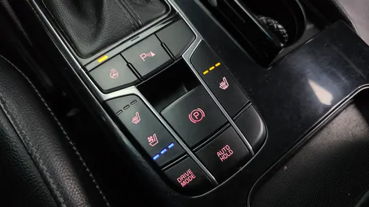 Kia K7 3.0 LPI () 2017 16