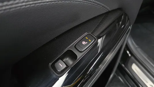 Kia K7 3.0 LPI () 2017 19