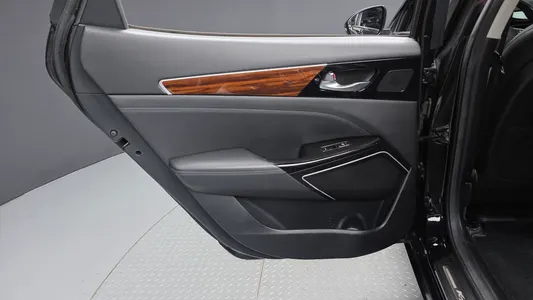 Kia K7 3.0 LPI () 2017 25