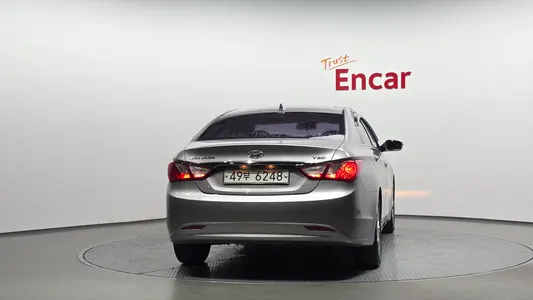 Hyundai YF LPI () 2010 4