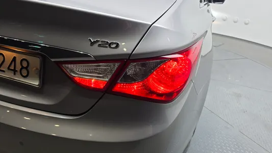 Hyundai YF LPI () 2010 23