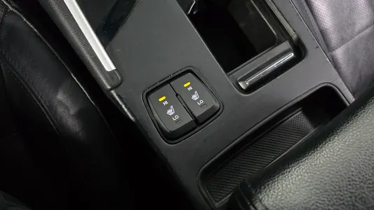Hyundai YF LPI () 2010 32