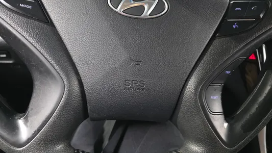 Hyundai YF LPI () 2010 33