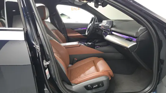 BMW 5 Series (G60) 530i xDrive M 2024 26