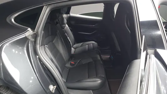 Porsche 타이칸 4S 2021 12