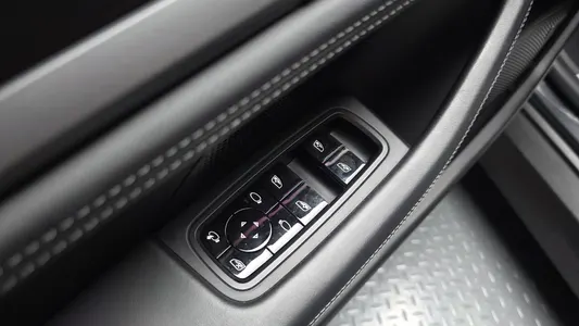 Porsche 타이칸 4S 2021 35
