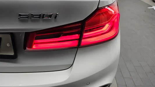 BMW 5 Series (G30) 530i M 2017 23