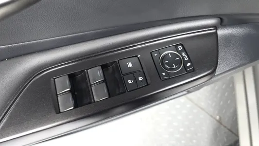 Lexus ES300h 7 2019 28