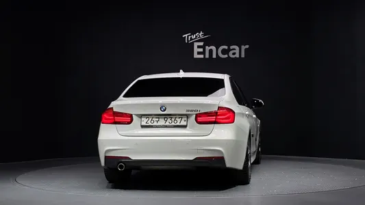 BMW 3 Series (F30) 320i M 2017 4