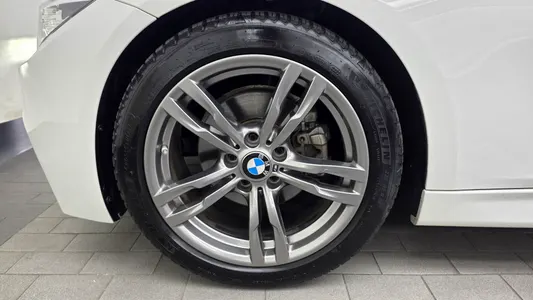 BMW 3 Series (F30) 320i M 2017 5