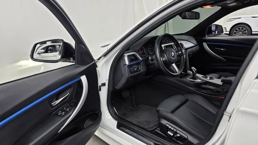 BMW 3 Series (F30) 320i M 2017 10