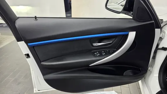 BMW 3 Series (F30) 320i M 2017 24