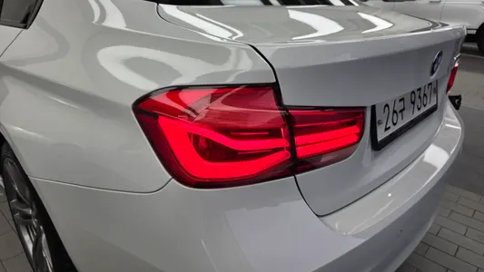BMW 3 Series (F30) 320i M 2017 23