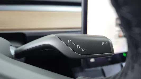 Tesla Y AWD 2022 9