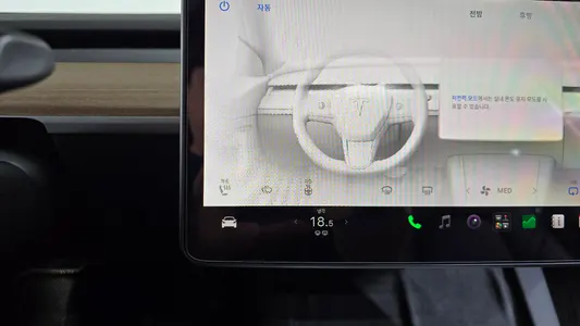 Tesla Y AWD 2022 13