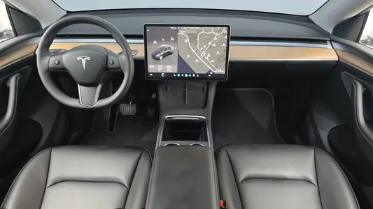Tesla Y RWD 2024 7