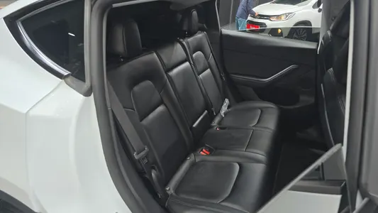 Tesla Y RWD 2024 12