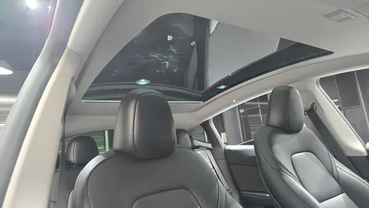 Tesla Y RWD 2024 19