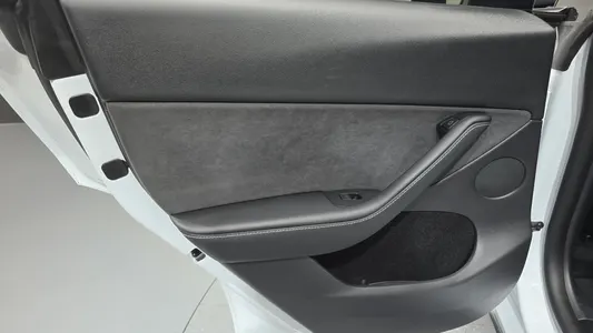 Tesla Y RWD 2024 25