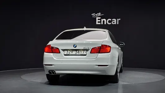 BMW 5 Series (F10) 528i 2015 4