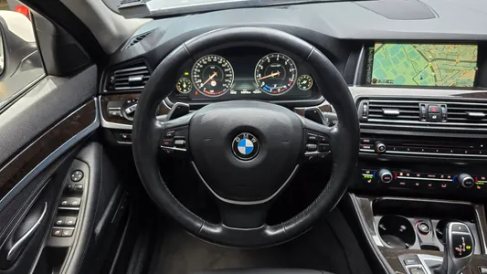 BMW 5 Series (F10) 528i 2015 13