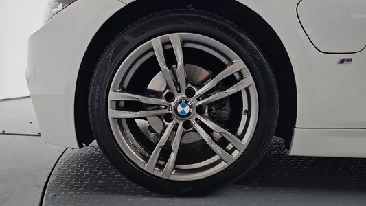 BMW 3 Series (F30) 330e i M 2018 4