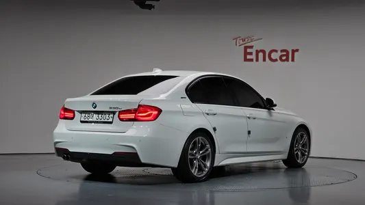BMW 3 Series (F30) 330e i M 2018