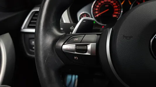 BMW 3 Series (F30) 330e i M 2018 34