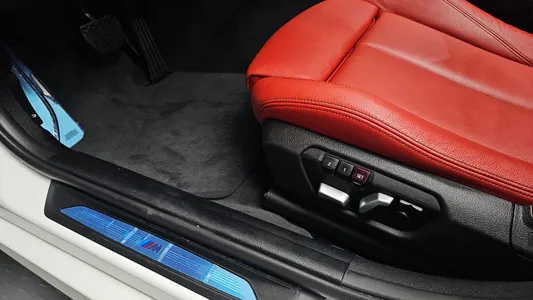 BMW 3 Series (F30) 330e i M 2018 29