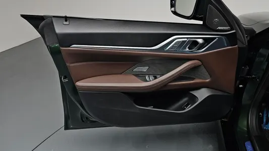 BMW 4 Series (G22) 420i 2021 24